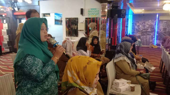 Selasa, 21 November 2023, Staf Kesra mewakili Lurah menghadiri kegiatan diseminasi hasil pengukuran stunting Tingkat Kecamatan Sungai Kunjang di Yen's Delight.