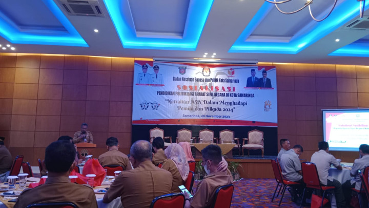 Selasa, 27 November 2023, Lurah menghadiri kegiatan Sosialisasi Netralitas ASN dalam Pemilu 2024 di Hotel Puri Senyiur Samarinda.