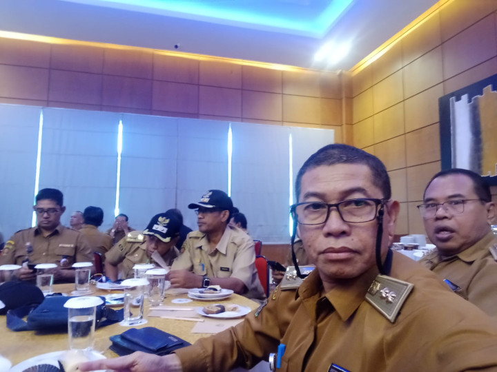 Selasa, 27 November 2023, Lurah menghadiri kegiatan Sosialisasi Netralitas ASN dalam Pemilu 2024 di Hotel Puri Senyiur Samarinda.