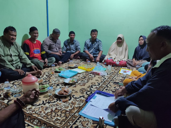 Rabu, 06 Desember 2023, Sekretaris Kelurahan dan staf menghadiri dan mengawasi jalannya kegiatan Rembuk warga di RT. 15,16,19,20 untuk penentuan kegiatan Probebaya di tahun 2024