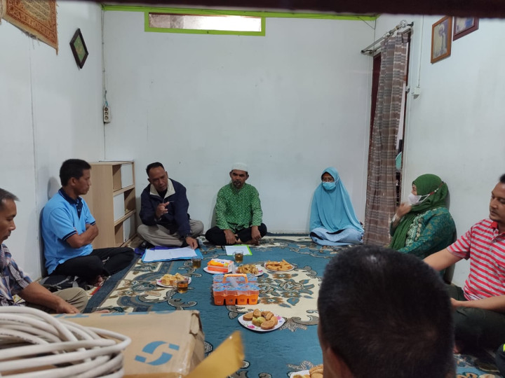 Rabu, 06 Desember 2023, Sekretaris Kelurahan dan staf menghadiri dan mengawasi jalannya kegiatan Rembuk warga di RT. 15,16,19,20 untuk penentuan kegiatan Probebaya di tahun 2024