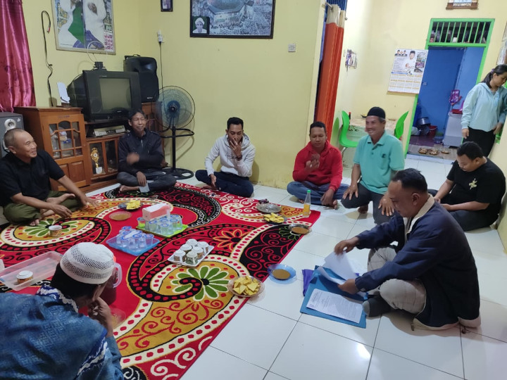 Rabu, 06 Desember 2023, Sekretaris Kelurahan dan staf menghadiri dan mengawasi jalannya kegiatan Rembuk warga di RT. 15,16,19,20 untuk penentuan kegiatan Probebaya di tahun 2024