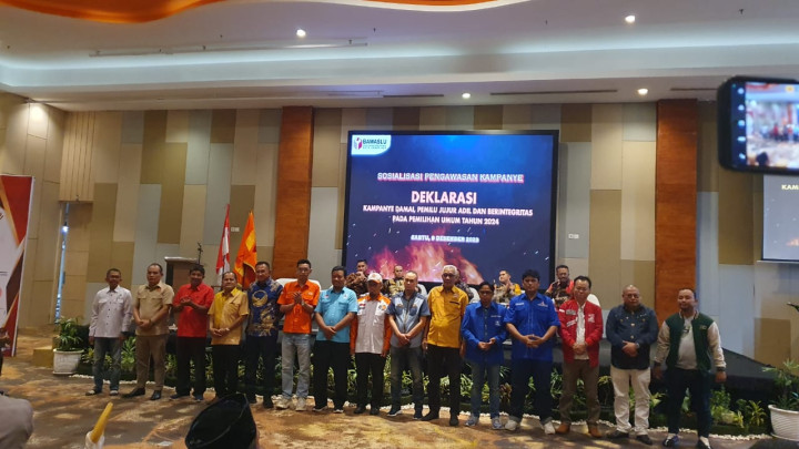 Sabtu, 09 Desember 2023, Kasie Pemerintahan  mewakili Lurah menghadiri kegiatan Sosialisasi pengawasan Kampanye Pemilu 2024 di Hotel Harris Samarinda.