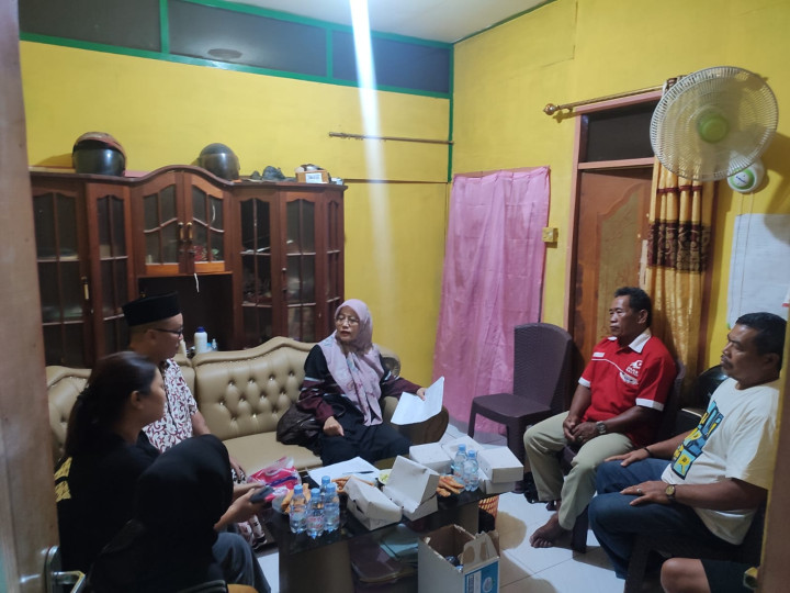 Sabtu, 09 Desember 2023, Kasie Kesra dan staf menghadiri dan mengawasi jalannya kegiatan Rembuk warga di RT. 018, 024, 025, untuk penentuan kegiatan Probebaya di tahun 2024