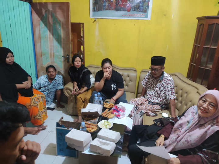 Sabtu, 09 Desember 2023, Kasie Kesra dan staf menghadiri dan mengawasi jalannya kegiatan Rembuk warga di RT. 018, 024, 025, untuk penentuan kegiatan Probebaya di tahun 2024