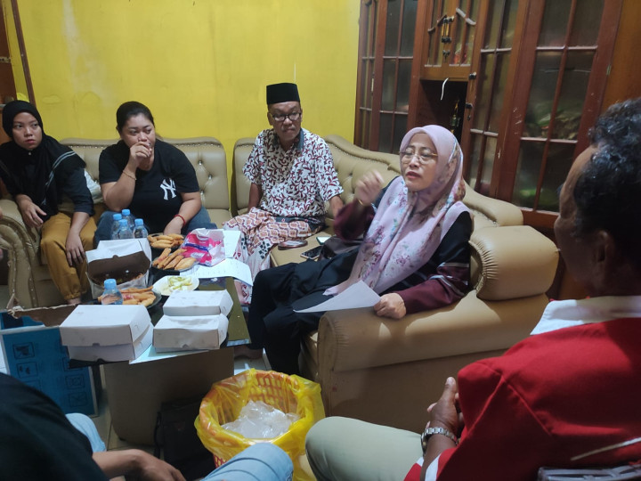 Sabtu, 09 Desember 2023, Kasie Kesra dan staf menghadiri dan mengawasi jalannya kegiatan Rembuk warga di RT. 018, 024, 025, untuk penentuan kegiatan Probebaya di tahun 2024