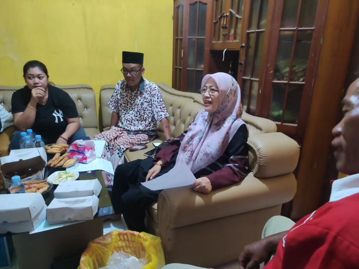 Sabtu, 09 Desember 2023, Kasie Kesra dan staf menghadiri dan mengawasi jalannya kegiatan Rembuk warga di RT. 018, 024, 025, untuk penentuan kegiatan Probebaya di tahun 2024