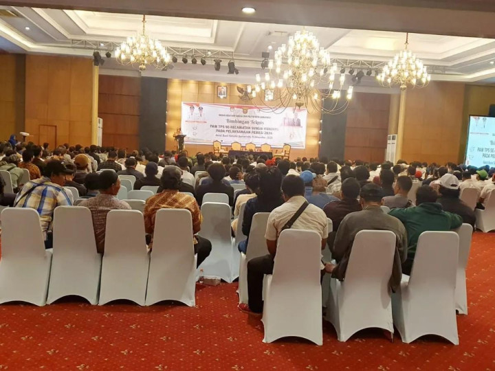 11 Desember 2023, Bimbingan teknis PAM TPS se kecamatan sungai kunjang pada pelaksanaan pemilu 2024 yang diadakan badan kesbangpol kota samarinda & dihadiri kasi pemerintahan kel. Karang anyar