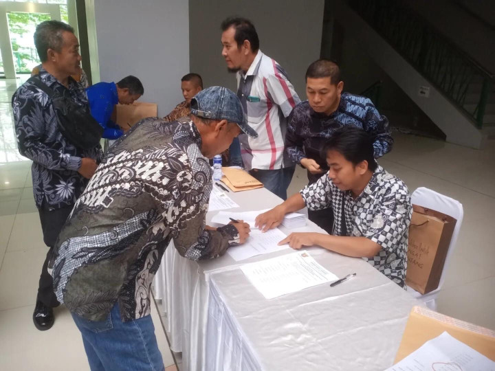 Sabtu 23 Desember 2023, Lurah mendampingi Ketua RT untuk menghadiri kegiatan Refleksi akhir tahun 2023 bersama Wali Kota Samarinda di gedung CHS