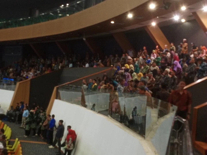 Sabtu 23 Desember 2023, Lurah mendampingi Ketua RT untuk menghadiri kegiatan Refleksi akhir tahun 2023 bersama Wali Kota Samarinda di gedung CHS
