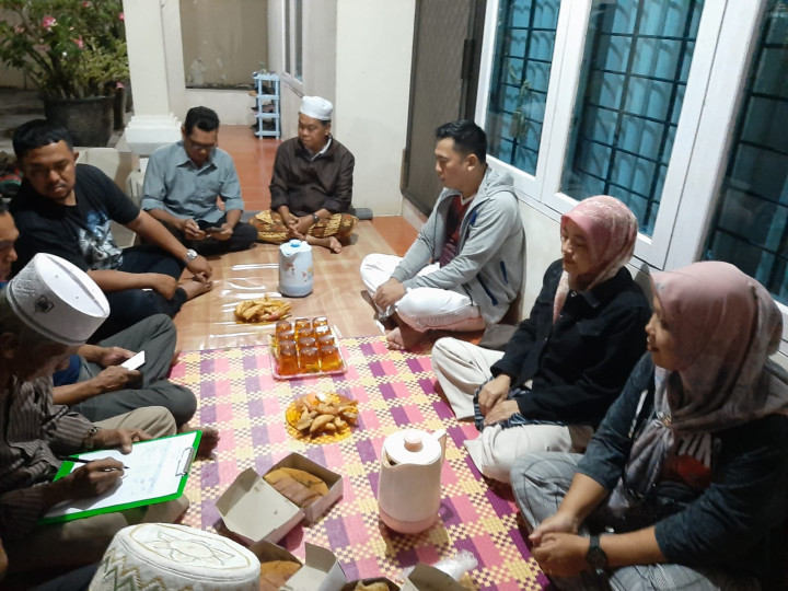 Senin, 08 Januari 2023, Lurah bersama Kasie Ekobang dan Kasie Kesra beserta Staf menghadiri Rapat pembubaran sekaligus pembentukan kembali 3 pokmas Kel. Karang Anyar