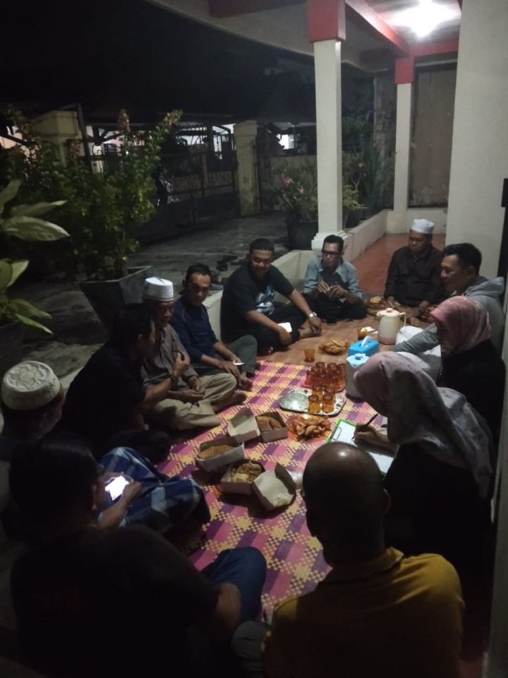 Senin, 08 Januari 2023, Lurah bersama Kasie Ekobang dan Kasie Kesra beserta Staf menghadiri Rapat pembubaran sekaligus pembentukan kembali 3 pokmas Kel. Karang Anyar