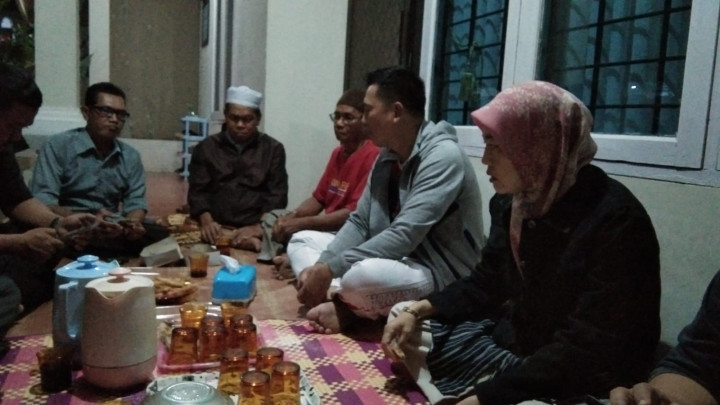 Senin, 08 Januari 2023, Lurah bersama Kasie Ekobang dan Kasie Kesra beserta Staf menghadiri Rapat pembubaran sekaligus pembentukan kembali 3 pokmas Kel. Karang Anyar