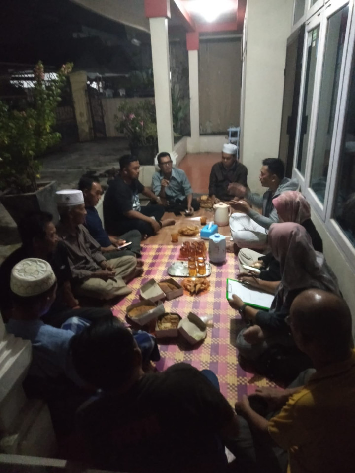 Senin, 08 Januari 2023, Lurah bersama Kasie Ekobang dan Kasie Kesra beserta Staf menghadiri Rapat pembubaran sekaligus pembentukan kembali 3 pokmas Kel. Karang Anyar