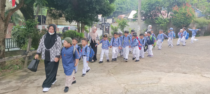 Selasa, 09 Januari 2023, Kasie Pemerintahan dan Umum beserta staf menerima kunjungan dari TK Darul falah ke Taman Lalu Lintas Letj. MT. Haryono