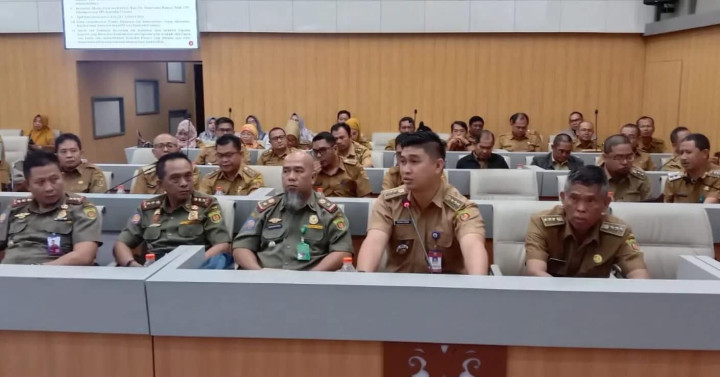Selasa, 09 Januari 2023, Lurah menghadiri Rakor mengenai persiapan Pemilu 2024 di Balaikota Samarinda