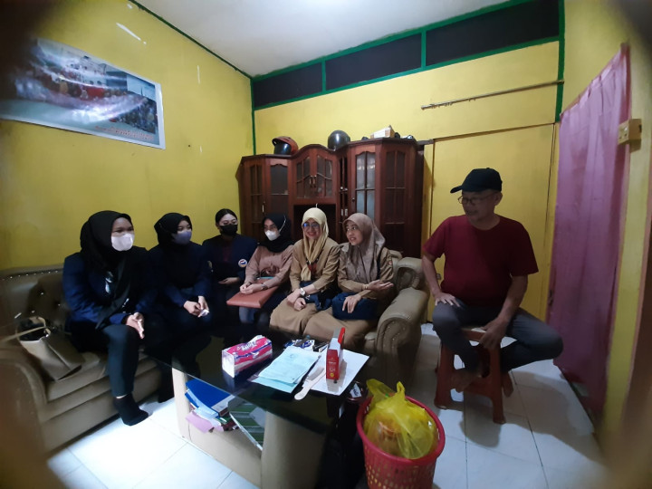 Senin, 15 Januari 2024 Kasie Kesra mendampingi kegiatan Pendampingan program studi administrasi kesehatan Itkes Wiyata Husada Kesehatan Samarinda di RT. 025, Jalan Ulin Gang 8.