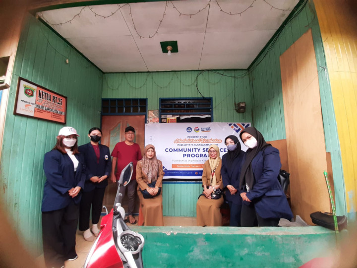 Senin, 15 Januari 2024 Kasie Kesra mendampingi kegiatan Pendampingan program studi administrasi kesehatan Itkes Wiyata Husada Kesehatan Samarinda di RT. 025, Jalan Ulin Gang 8.