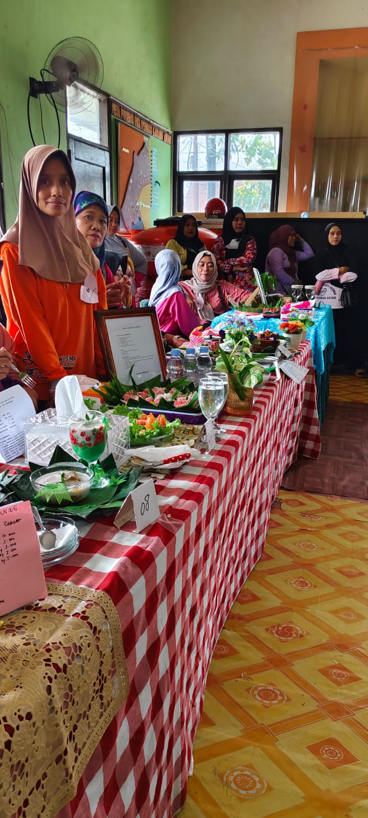 Selasa, 23 Januari 2024, Lurah menghadiri kegiatan Lomba kreasi makanan non beras di Gedung LPM Karang Anyar, dalam rangka HUT Kota dan Pemerintah Kota Samarinda.