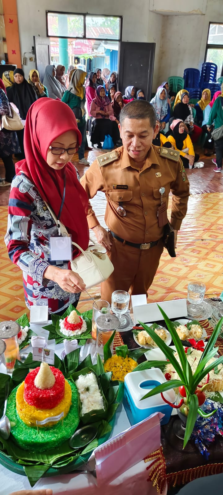 Selasa, 23 Januari 2024, Lurah menghadiri kegiatan Lomba kreasi makanan non beras di Gedung LPM Karang Anyar, dalam rangka HUT Kota dan Pemerintah Kota Samarinda.