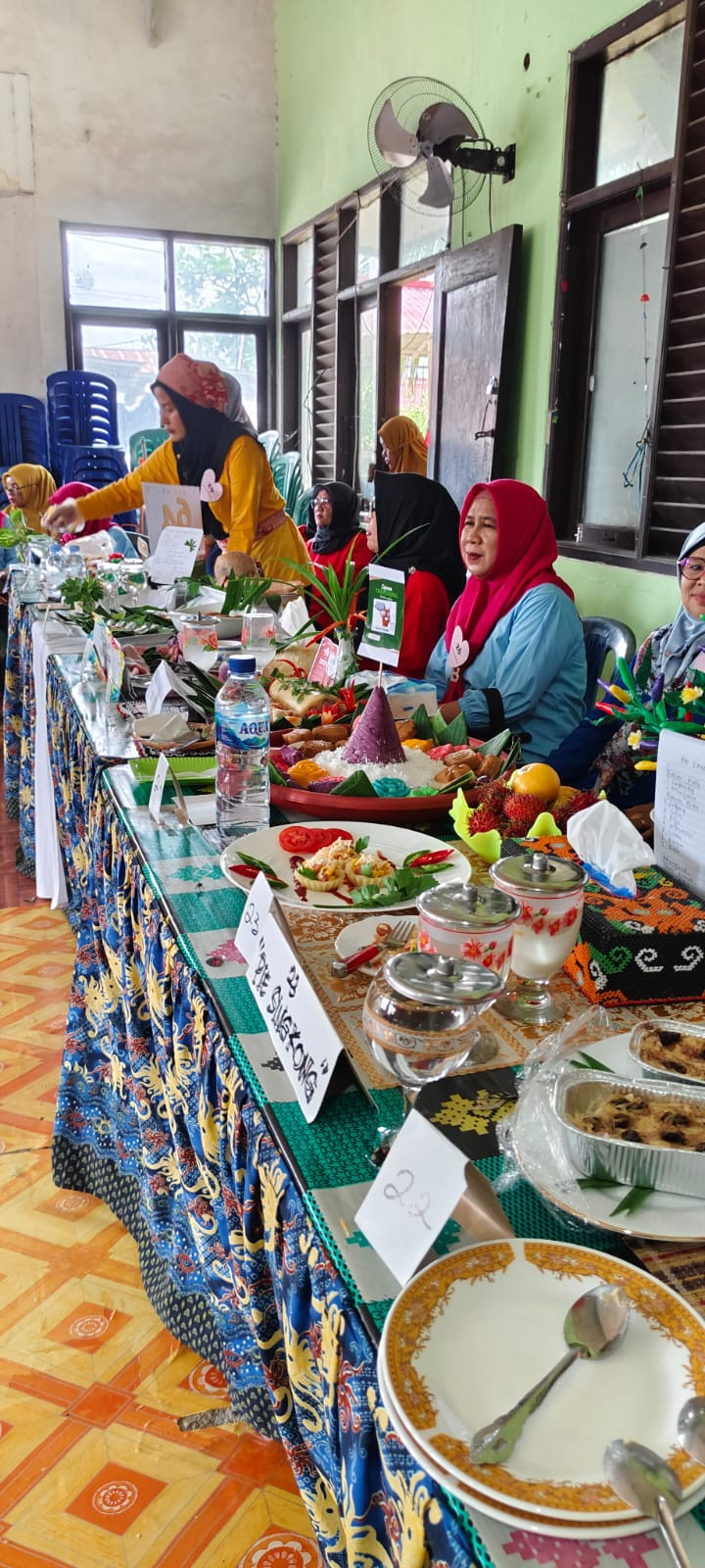 Selasa, 23 Januari 2024, Lurah menghadiri kegiatan Lomba kreasi makanan non beras di Gedung LPM Karang Anyar, dalam rangka HUT Kota dan Pemerintah Kota Samarinda.