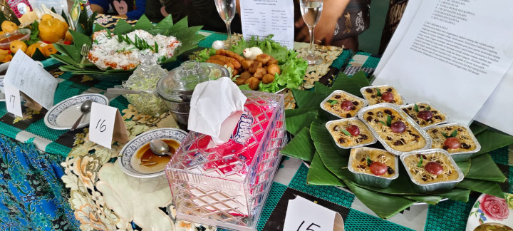 Selasa, 23 Januari 2024, Lurah menghadiri kegiatan Lomba kreasi makanan non beras di Gedung LPM Karang Anyar, dalam rangka HUT Kota dan Pemerintah Kota Samarinda.