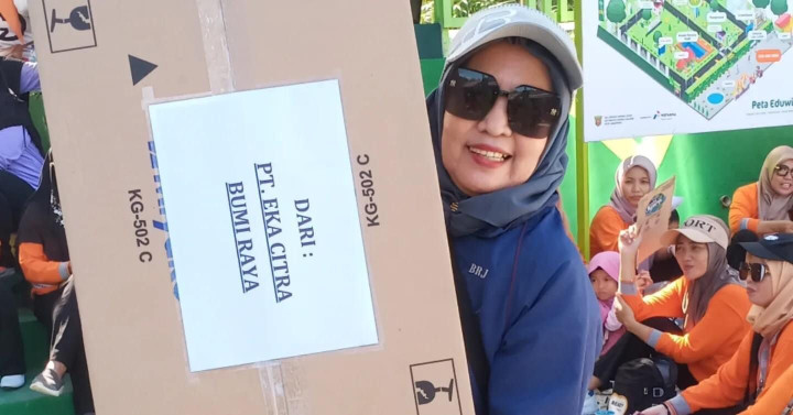 Sabtu, 27 Januari 2024. Pelaksanaan kegiatan jalan santai dalam rangka perayaan hut kota samarinda ke 356 dan pemerintah kota samarinda ke 64 di kelurahan karang anyar