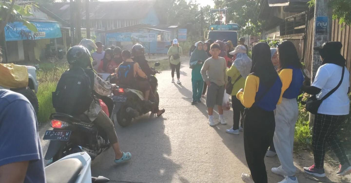 Sabtu, 27 Januari 2024. Pelaksanaan kegiatan jalan santai dalam rangka perayaan hut kota samarinda ke 356 dan pemerintah kota samarinda ke 64 di kelurahan karang anyar
