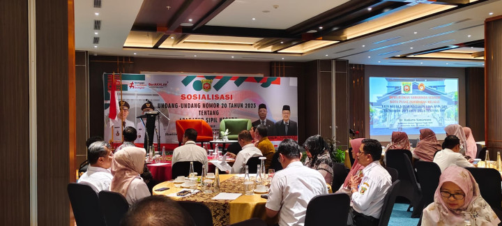 Rabu, 31 Januari 2024, Lurah menghadiri kegiatan Sosialisasi UU Nomor 20 tahun 2023 tentang ASN di Fugo Hotel Samarinda.