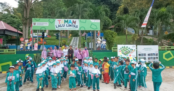 Rabu, 07 Februari 2024 Kunjungan TK darul fallah 2 samarinda ke taman lalu lintas kel. Karang anyar dan didampingi langsung oleh Lurah