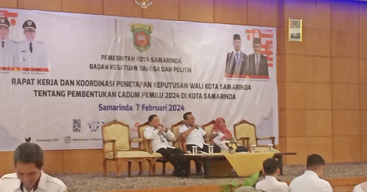Rabu, 07 Februari 2024 Rapat kerja dan koordinasi tentang pembentukan cadum pemilu tahun 2024 kota samarinda yang diikuti Lurah beserta ajaran cadum kelurahan karang anyar di Hotel Puri Senyiur, Samarinda