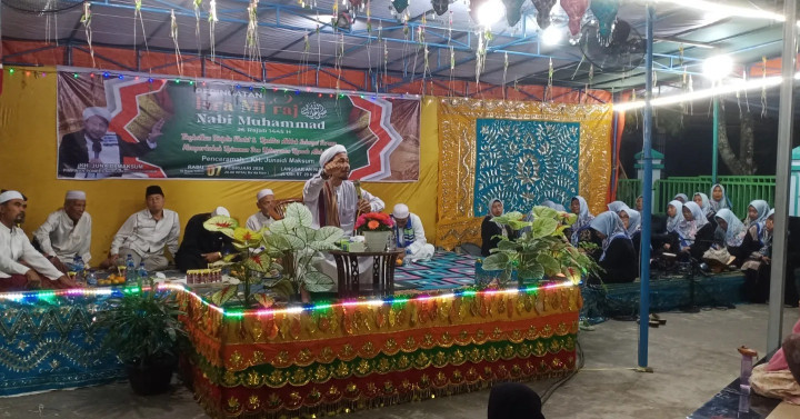 Rabu, 07 Februari 2024 Acara peringatan isra dan miraj nabi besar Muhammad SAW di langgar An-nur yang dihadiri Lurah & Bhabinkamtibmas karang anyar serta juga dihadiri oleh Camat sungai kunjang