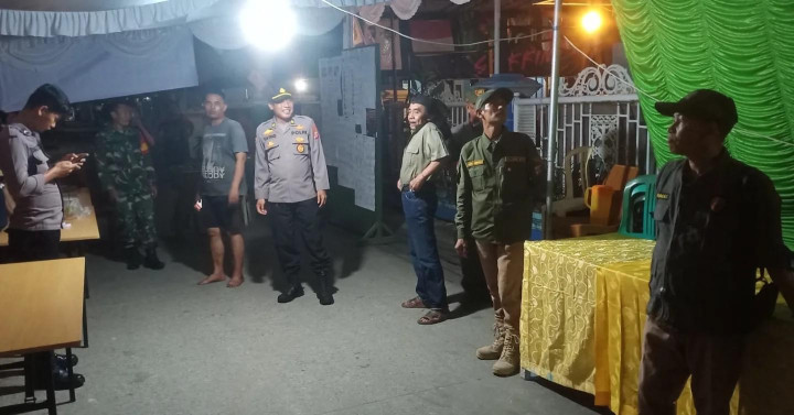Selasa, 13 Februari 2024, Peninjauan kesiapan Tempat pemungutan suara (TPS) di wilayah kelurahan karang anyar oleh Lurah dan Seklur kel. Karang anyar bersama jajaran polresta samarinda