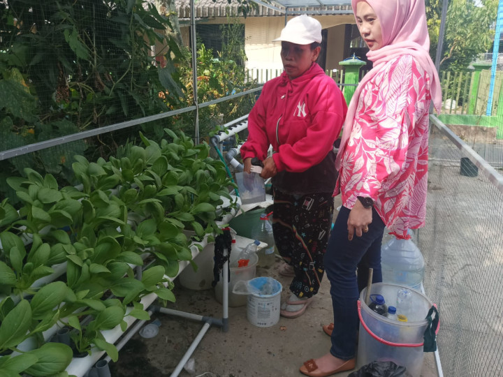 Jumat, 23 Februari 2024, Kasie Ekobang mewakili Lurah melakukan kunjungan ke Bank Ramli Ceseri Karang Anyar bersama staf kelurahan
