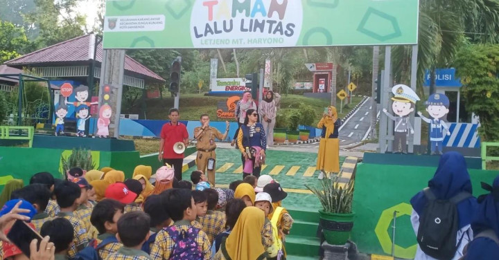 Senin, 26 Februari 2024, Lurah dan tim menerima kunjungan dari TK Negeri 11 ke Taman Lalu Lintas MT. Haryono Karang Anyar
