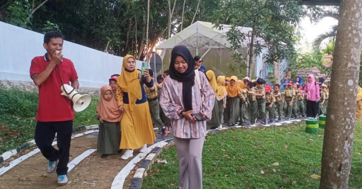 Senin, 26 Februari 2024, Lurah dan tim menerima kunjungan dari TK Negeri 11 ke Taman Lalu Lintas MT. Haryono Karang Anyar