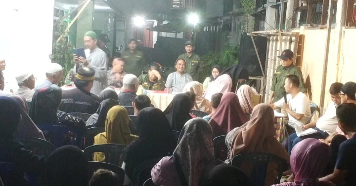 Selasa, 27 Februari 2024, Lurah bersama Seklur, Kasie Pemerintahan, Babinsa, Bhabinkamtibmas, FKPM dan Staf kelurahan menghadiri dan mengawasi jalannya pemilihan Ketua RT. 017 di Jalan Ulin Gang 5 pada jam 20.00 Wita s/d selesai.