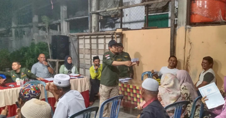 Selasa, 27 Februari 2024, Lurah bersama Seklur, Kasie Pemerintahan, Babinsa, Bhabinkamtibmas, FKPM dan Staf kelurahan menghadiri dan mengawasi jalannya pemilihan Ketua RT. 017 di Jalan Ulin Gang 5 pada jam 20.00 Wita s/d selesai.