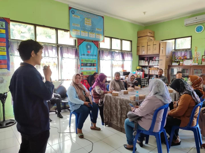 Kamis, 29 Februari 2024, Tim dari Care-id melakukan kegiatan FGD Kesehatan kepada warga di Kantor Kelurahan Karang Anyar. Turut Hadir Lurah dan Bhabinkamtibmas Karang Anyar