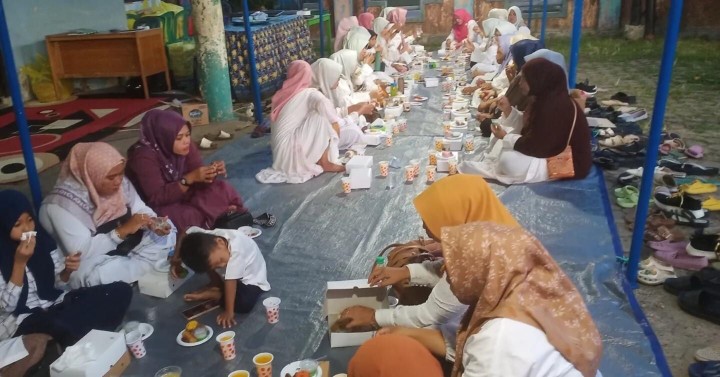 Minggu 24 Maret 2024, Lurah menghadiri kegiatan Buka puasa bersama yang diselenggarakan oleh Majelis Asyifa di Gedung LPM Karang Anyar pada jam 17.30 WITA.
