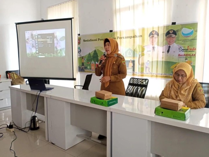 Selasa 07 Mei 2024, acara Sosialisasi Pengelolaan Sampah dari Dinas Lingkungan Hidup Kota Samarinda di aula kantor kel. Loa Bakung dan dihadiri oleh Ketua RT. 019, anggota PKK, Posyandu dan Dasawisma Karang Anyar
