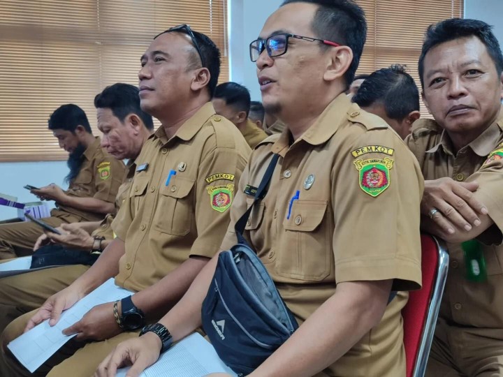 Selasa, 07 Mei 2024, Seklur menghadiri Rakor dan Sosialisasi Penyelamatan Arsip Penanganan Covid-19 di Kantor Dinas Perpustakaan dan Arsip Kota Samarinda