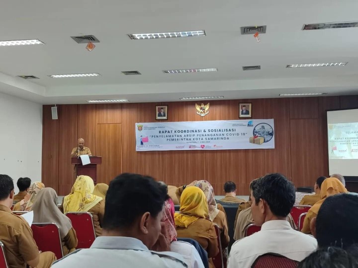 Selasa, 07 Mei 2024, Seklur menghadiri Rakor dan Sosialisasi Penyelamatan Arsip Penanganan Covid-19 di Kantor Dinas Perpustakaan dan Arsip Kota Samarinda