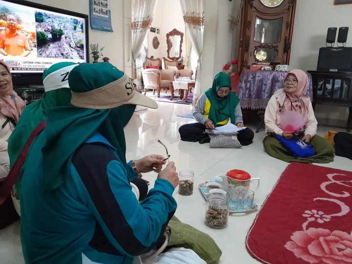 Senin, 13 Mei 2024  Lurah mendampingi tim dari Kecamatan Sungai Kunjang untuk Penilaian Rumah sehat dalam rangka kegiatan AKU HATINYA PKK di wilayah kelurahan karang anyar di RT 28, RT 29, RT 32, RT 33 dan RT 35