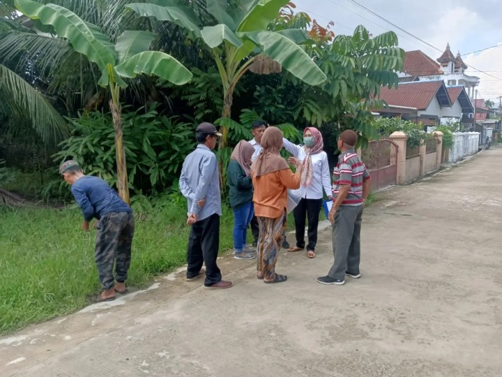 Rabu, 15 Mei 2024, Peninjauan lapangan kegiatan probebaya tahun 2024 pokmas mekah oleh Sekretaris Lurah Karang Anyar bersama Kasi Ekobang  beserta staf
