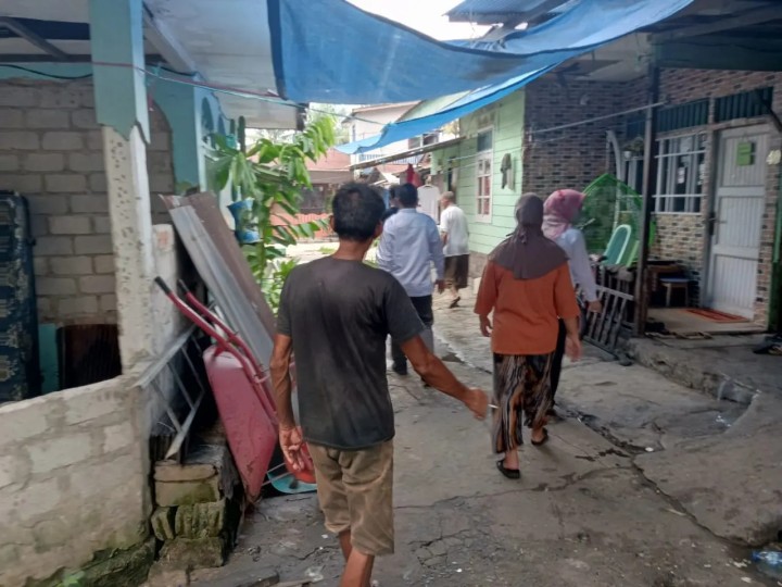 Rabu, 15 Mei 2024, Peninjauan lapangan kegiatan probebaya tahun 2024 pokmas mekah oleh Sekretaris Lurah Karang Anyar bersama Kasi Ekobang  beserta staf