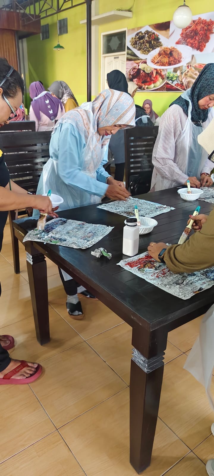 Rabu, 22 Mei 2024, Lurah bersama Kasie Kesra melakukan kunjungan ke acara Launching program Daur Ulang Sampah Kota Samarinda di Jalan Kadrie Oening Samarinda