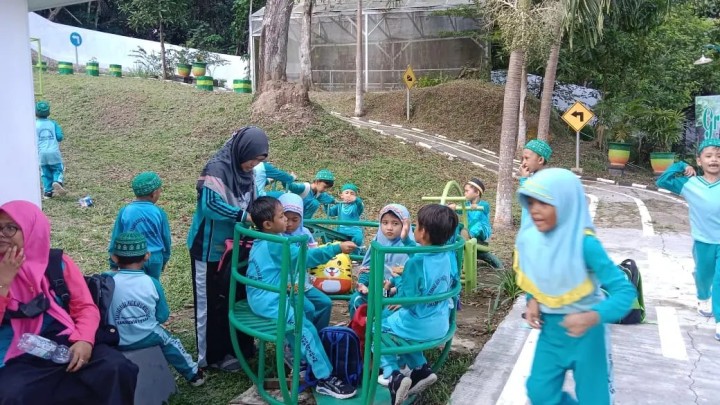 Jumat, 24 Mei 2024 Kunjungan dari TK Islam Al Muhajirin  ke taman lalu lintas Kelurahan Karang Anyar