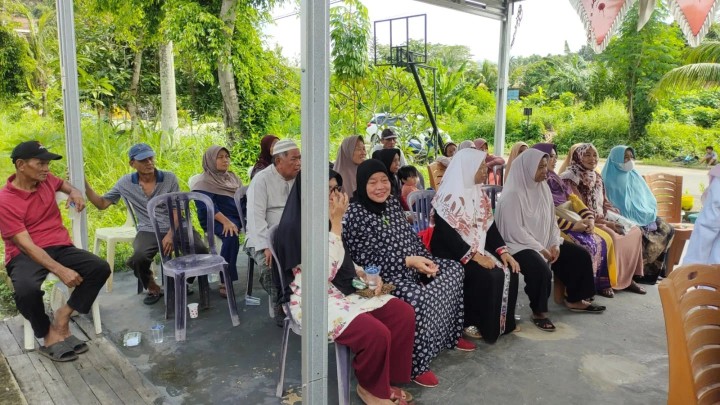 Sabtu, 25 Mei 2024 Pelaksanaan kegiatan rutin Posyandu Lansia Rawa Indah yang kemudian dilanjutkan dengan pelatihan pembuatan eco enzime di RT 02 yang di hadiri Kasi Ekobang dan Lingkungan Hidup & staf Kelurahan
