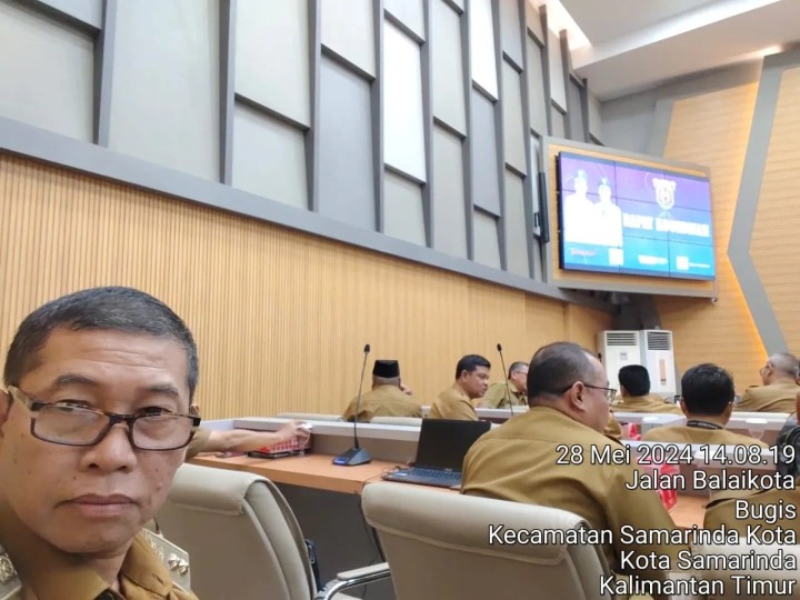 Selasa, 28 Mei 2024 Lurah menghadiri kegiatan Rapat koordinasi Pemerintah Kota Samarinda yang dipimpin langsung Wali Kota Samarinda